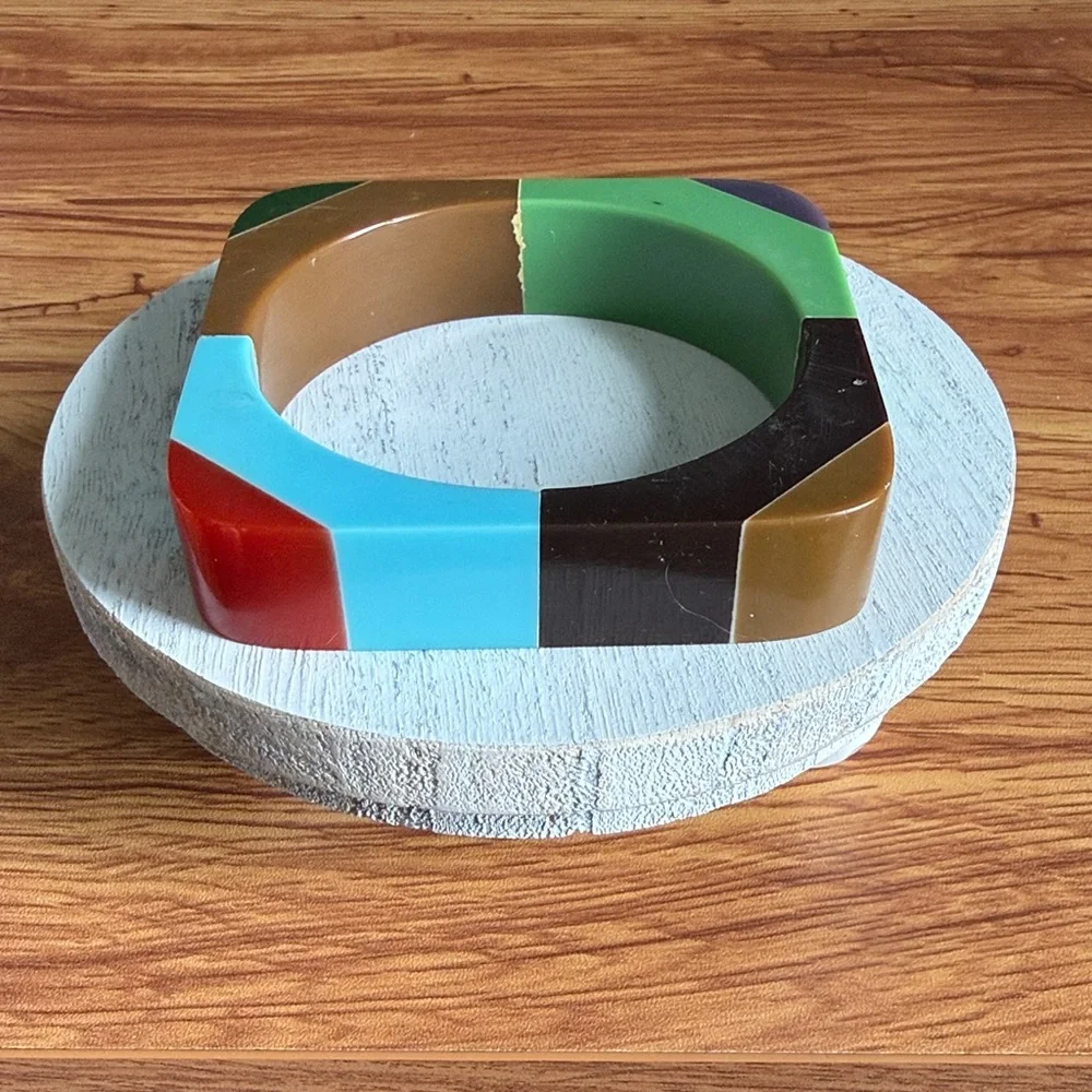 Vintage Bundle of 4 Colorful Resin & Acrylic Bangles - Picture 5 of 8